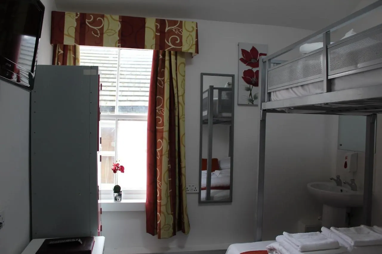 Backpackers Blackpool Hotel & Suites