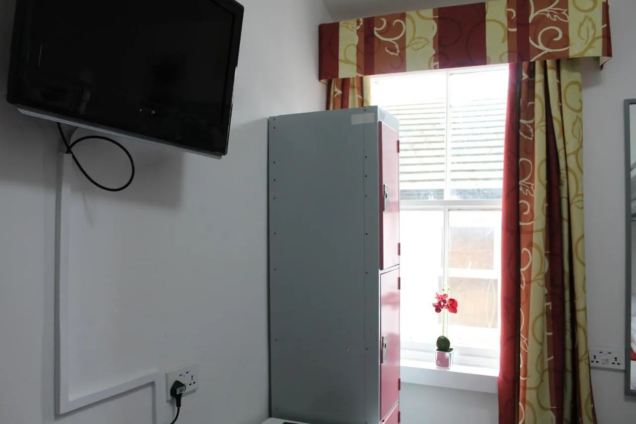 Backpackers Blackpool Hotel & Suites