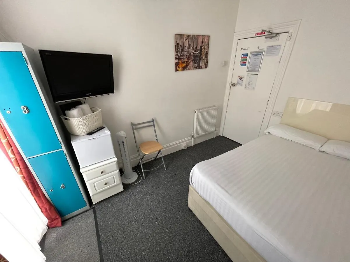 Backpackers Blackpool Hotel & Suites