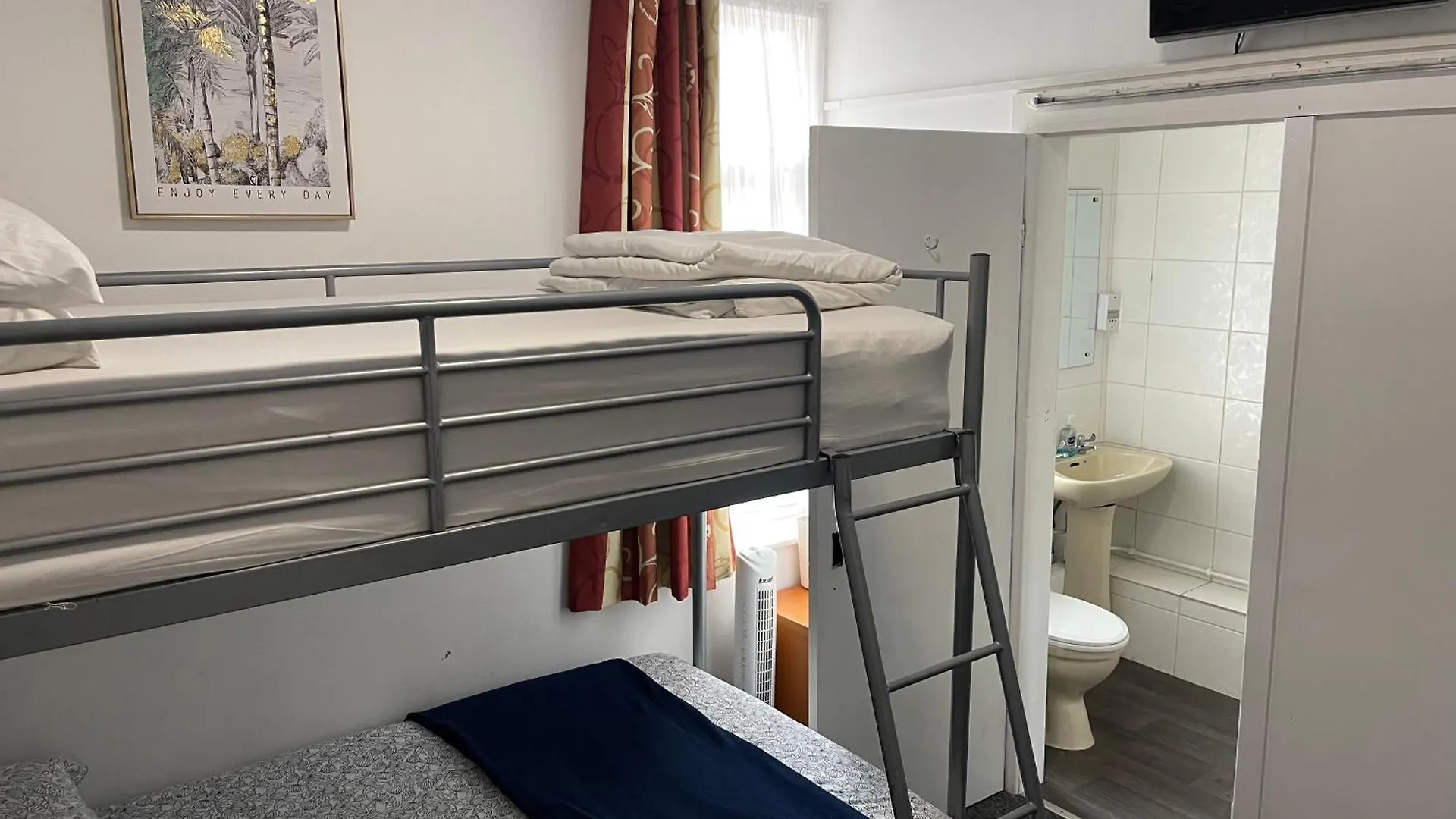 Backpackers Blackpool Hotel & Suites 2*,  United Kingdom