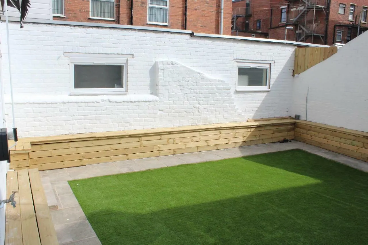 Backpackers Blackpool Hotel & Suites